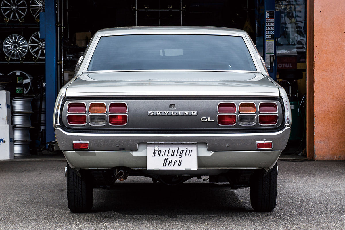 ショートノーズのケンメリ・セダン【1】12分割のテールランプが個性的