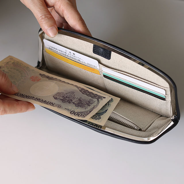 防水牛革のがま口長財布｜かばんの中身｜中川政七商店 公式サイト