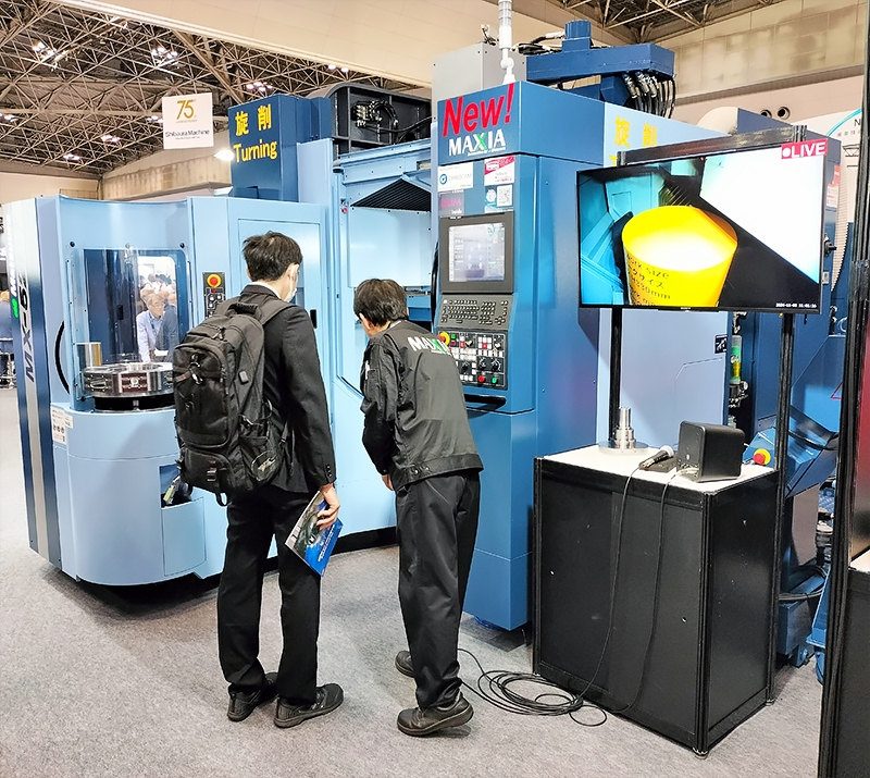 熟練者いらず」…工作機械メーカー、最新機で競い合う｜ニュースイッチ