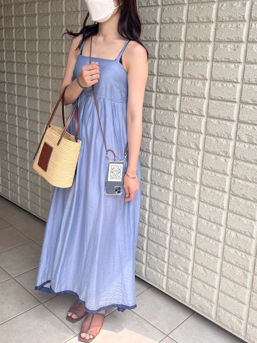 LOEWE（ロエベ）の「スクエア バスケットバッグ スモール (蜂の巣編み