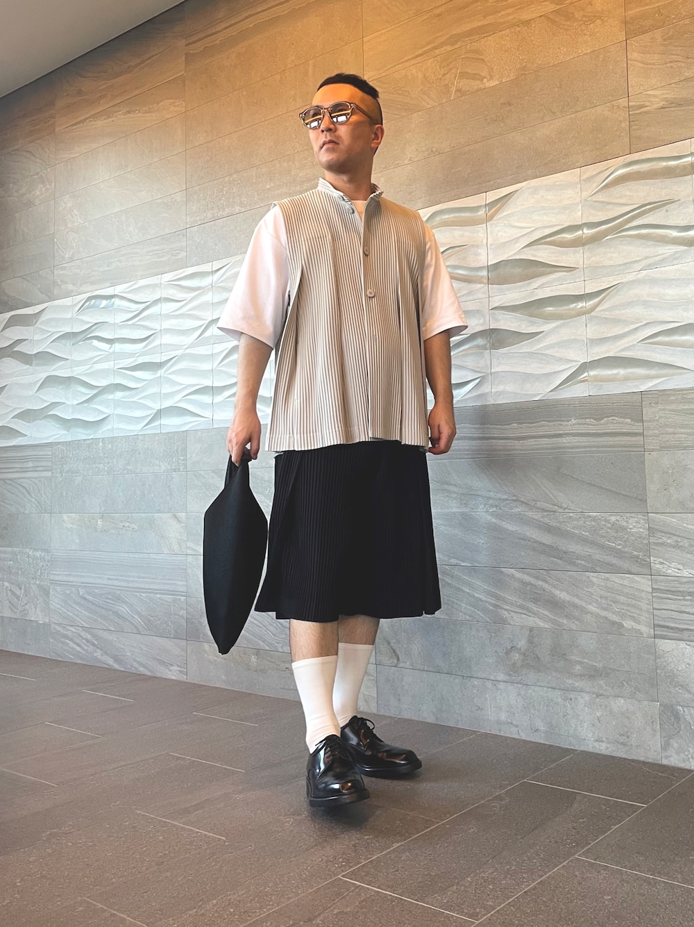 KEI｜HOMME PLISSE ISSEY MIYAKEのベストを使ったコーディネート - WEAR