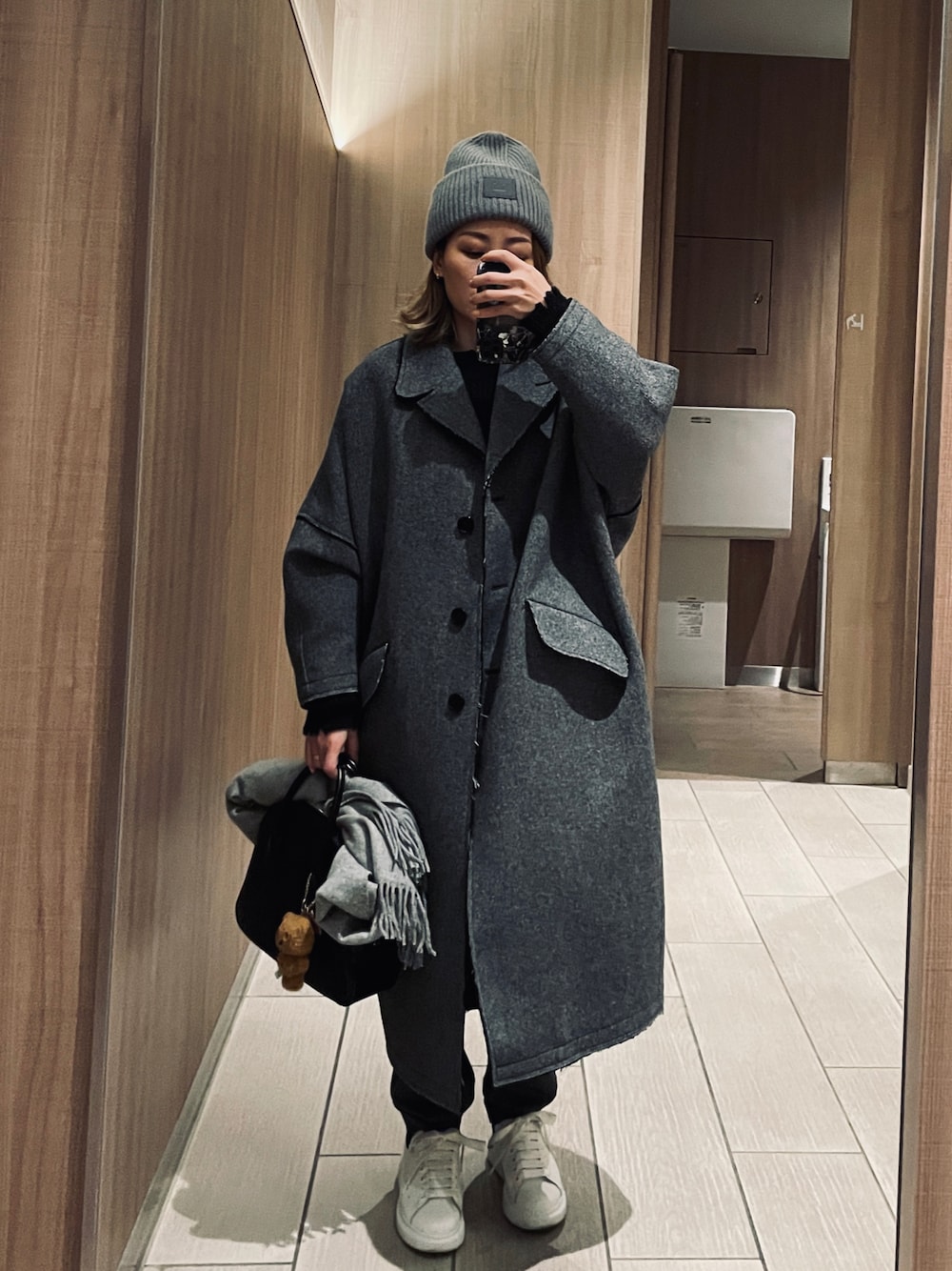 MM6 Maison Margielaのチェスターコートを使った人気ファッション