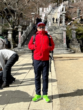 patagoniaのマウンテンパーカー（レッド系）を使ったメンズ人気