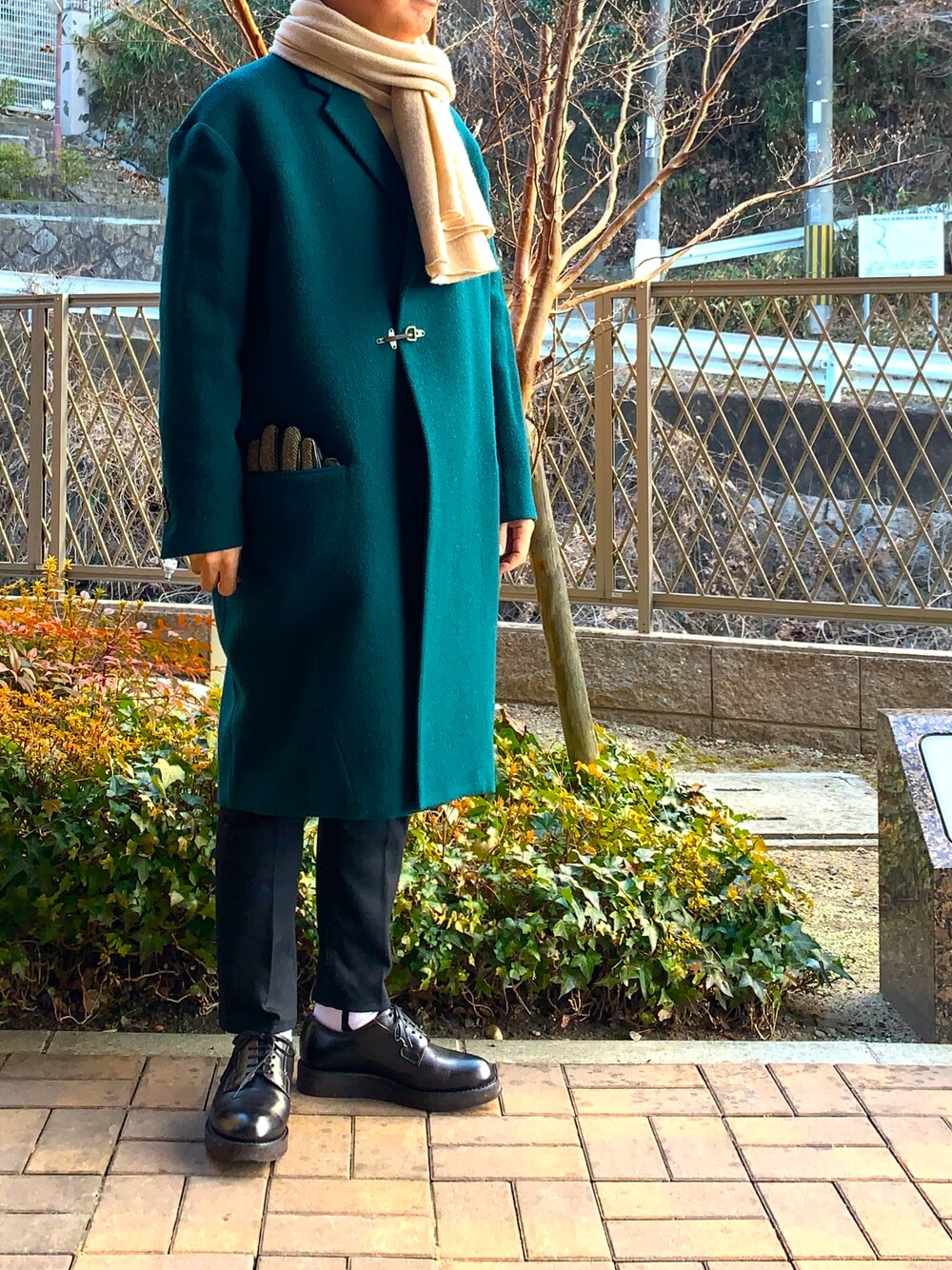 LITHIUM HOMMEのチェスターコートを使った人気ファッション