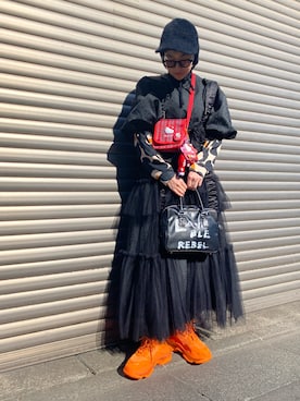 シースルーボリュームチュールデザインジレを使った人気ファッション