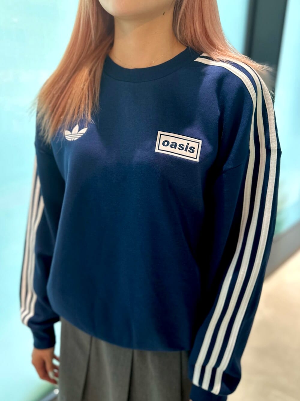 adidas Originals × Oasis ツアー オーバーサイズ クルーネック