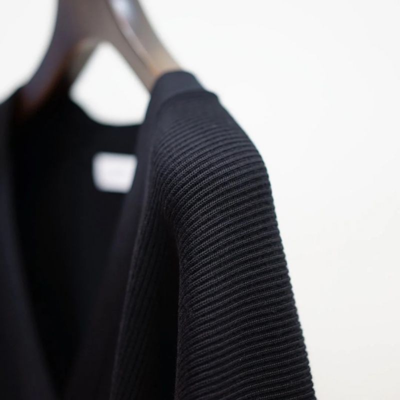 Graphpaper (グラフペーパー)の新作、High Density Cardigan (GU243