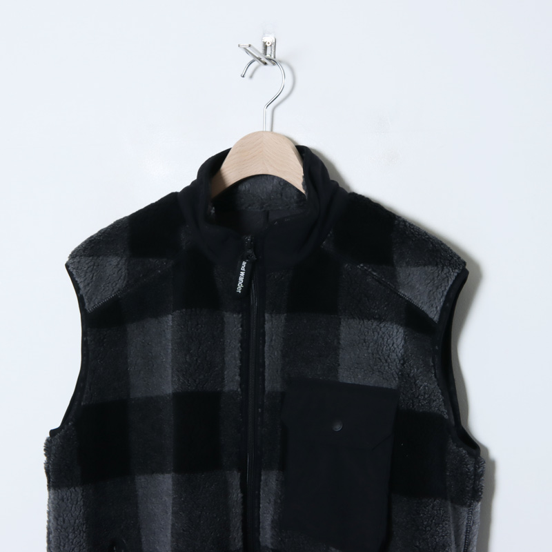 and wander (アンドワンダー) check boa vest / チェックボアベスト