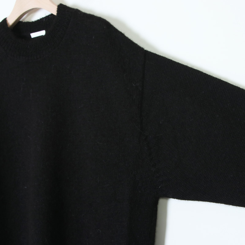 COMOLI (コモリ) ブラックアルパカ クルーネックニット