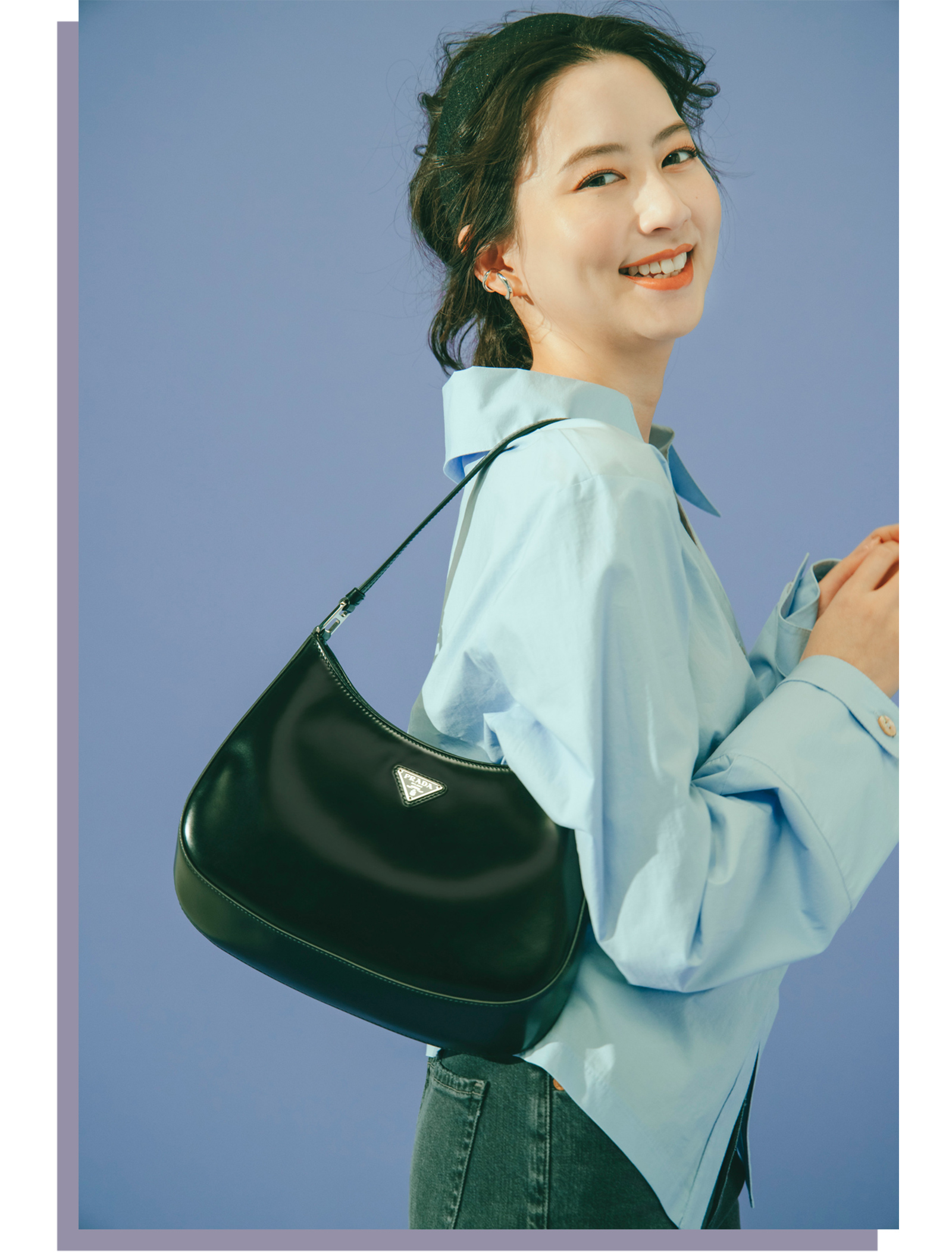懐かしくって新しい！ プラダの新アイコンバッグでリッチカジュアルが