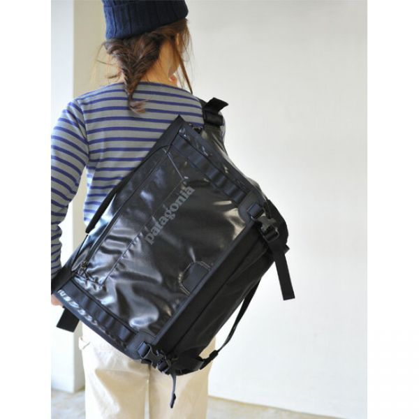 patagonia 大型メッセンジャーバッグ ブラックホール PATAGONIA