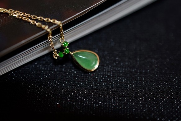 614 受注製作 k18金ゴールド 雫 グリーン 天然 A貨 翡翠 ネックレス