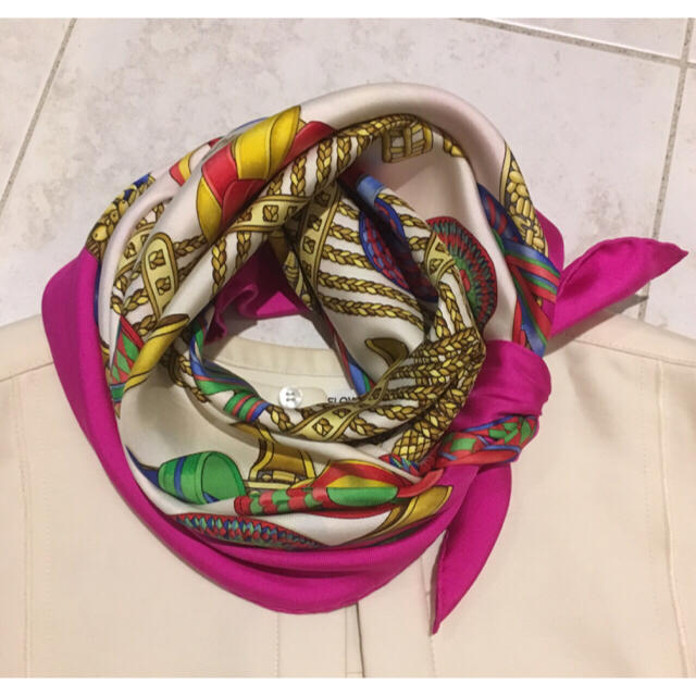 HERMES - これぞエルメスのショッキングピンク スカーフ カレの通販 by