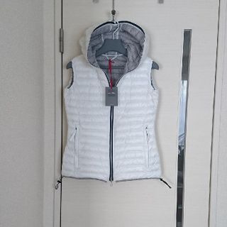 DUVETICA（ダウンベスト ・ ホワイト/白色系）のフリマアイテム一覧