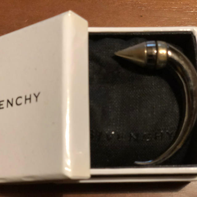 GIVENCHY - GIVENCHY マグネットピアスの通販 by THE SHOP｜ジバンシィ