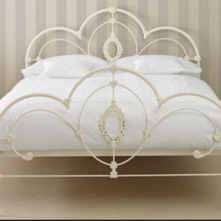 LAURA ASHLEY（ベッド/マットレス）のフリマアイテム一覧