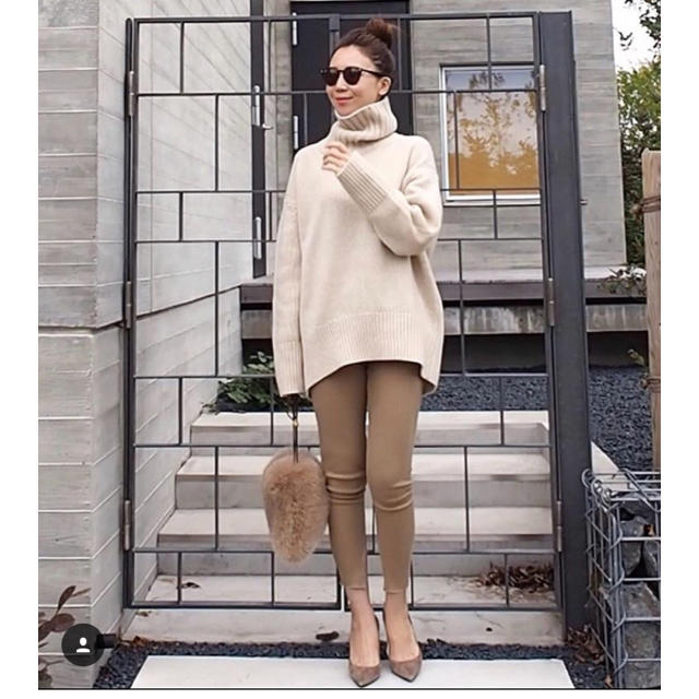 TOMORROWLAND - 大人気！ Mサイズ ギャルリーヴィー タートル ニット