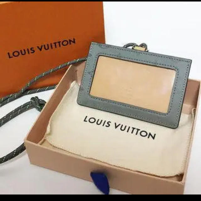 LOUIS VUITTON - idホルダーの通販 by coffee shop｜ルイヴィトンなら