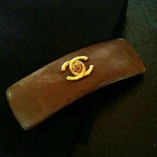 CHANEL（バレッタ/ヘアクリップ ・ ブラウン/茶色系）のフリマアイテム一覧