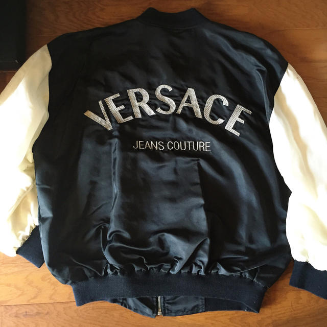 VERSACE - ヴェルサーチ スカジャンの通販 by あい｜ヴェルサーチなら