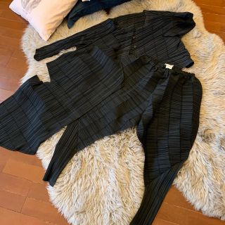 PLEATS PLEASE ISSEY MIYAKE（サルエルパンツ ・ ブラック/黒色系）の