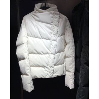 Theory（ダウンジャケット ・ ホワイト/白色系）のフリマアイテム一覧