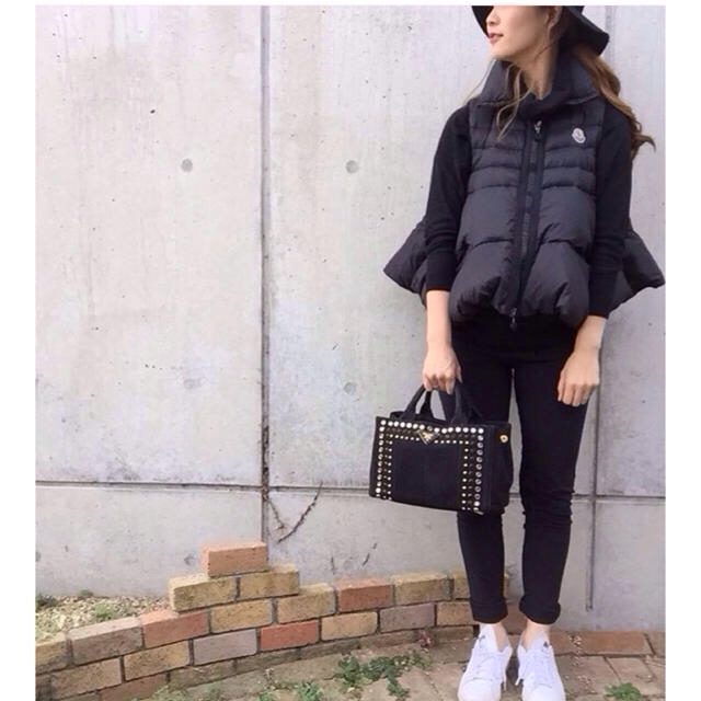 MONCLER - モンクレール☆確実正規品 sacaiの通販 by .｜モンクレール