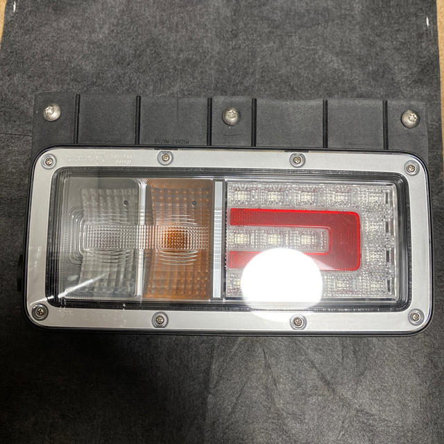 日野 17プロフィア 新車外し純正テールの通販 by 千葉ちゃん's shop