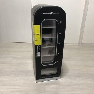 アーモンドアイG17勝記念 自動販売機型保冷庫 オンライン アーモンド