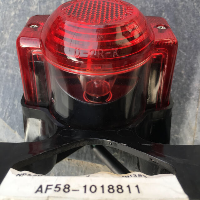 ホンダ - ホンダzoomer ズーマーテールランプ AF58 1018811の通販 by