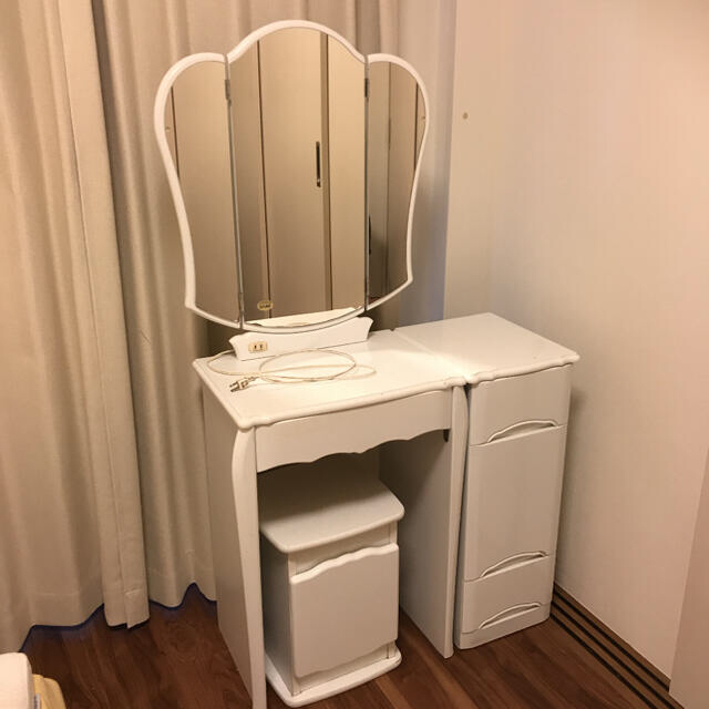 ニトリ - ニトリ 日本製 ドレッサー 三面鏡 白 ホワイト コンセント付