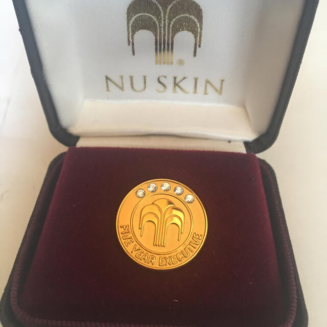 セール❗️ニュースキンFIVE YEAR EXECUTIVE ダイヤモンドバッジの通販