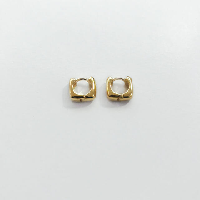 LORO loro SQ pierce 01 ゴールドの通販 by Momo｜ラクマ