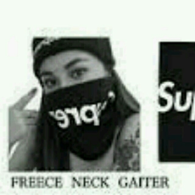 Supreme - 新品 新古 半タグ15AW supreme 迷彩 加工ネックウォーマー