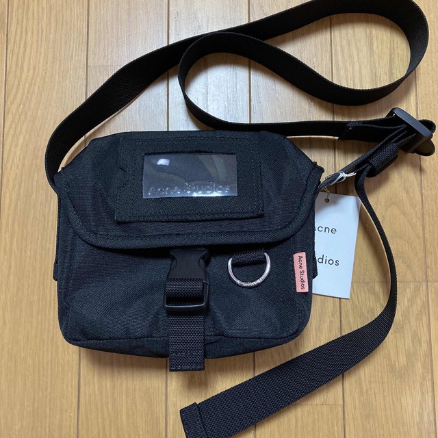 ACNE - Acne Studiosアクネストゥディオズ☆スモール メッセンジャー