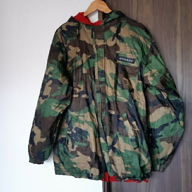 STUSSY - stussy ステューシー 迷彩 赤 ジャンパー アウター フードの