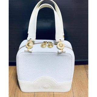 Gianni Versace（ハンドバッグ ・ ホワイト/白色系）のフリマアイテム一覧
