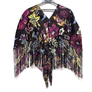 PLEATS PLEASE ISSEY MIYAKE（ポンチョ）のフリマアイテム一覧