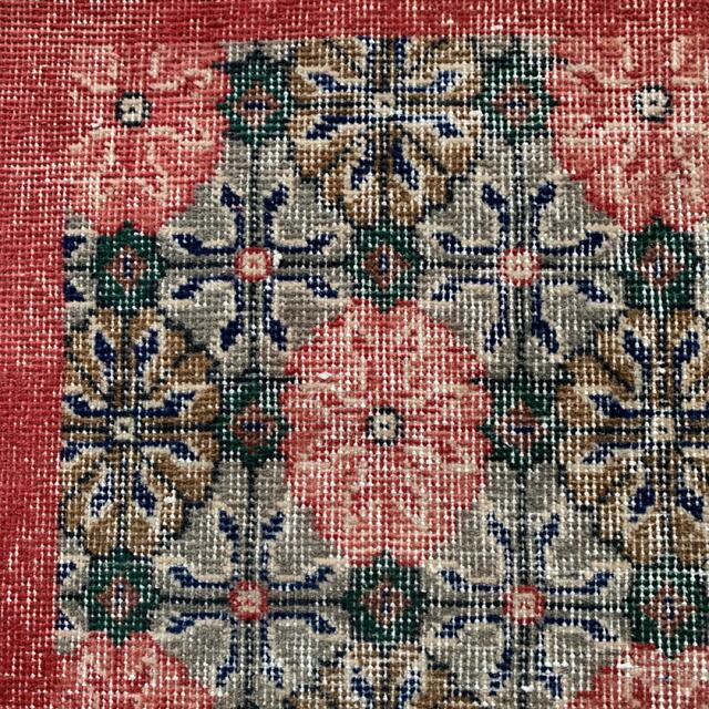 お花畑 ヴィンテージラグ オーバーダイ トルコラグの通販 by