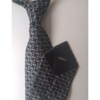 FENDI - 【いかくん様専用】高級 ネクタイ ズッカ柄 ブラックの通販 by