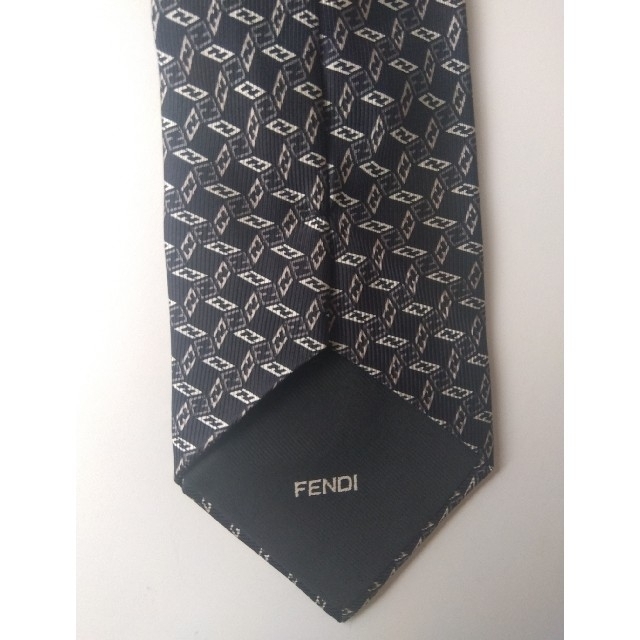 FENDI - 【いかくん様専用】高級 ネクタイ ズッカ柄 ブラックの通販 by