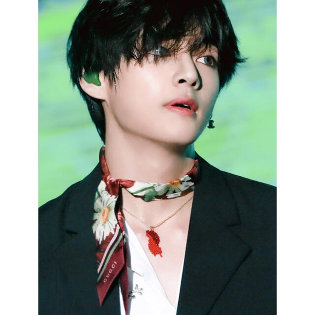 GUCCI - GUCCI 花柄 ネックボウ BTS テヒョン 着用 テテ フラワー