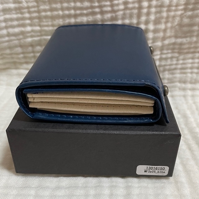 m+ - 限定色【エムピウ】ブルー×ベージュ ミッレフォッリエⅡP25 m+