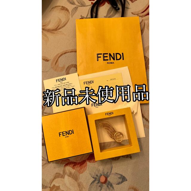 FENDI - 激レア 完売品 FENDI ピアスの通販 by ♡｜フェンディならラクマ