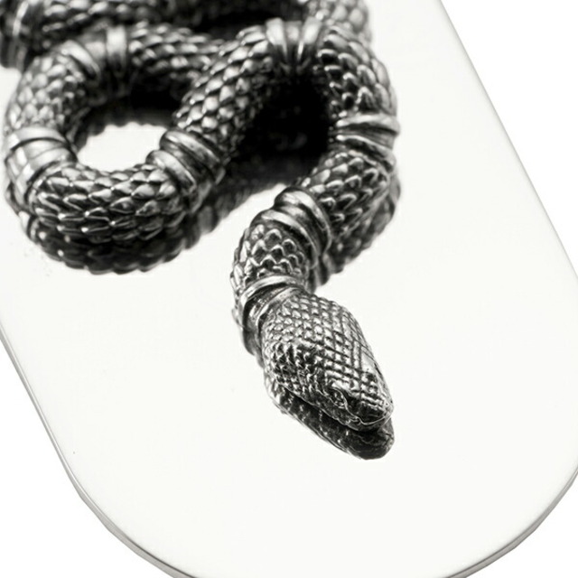 GUCCI - 新品 グッチ GUCCI マネークリップ スネーク シルバーの通販