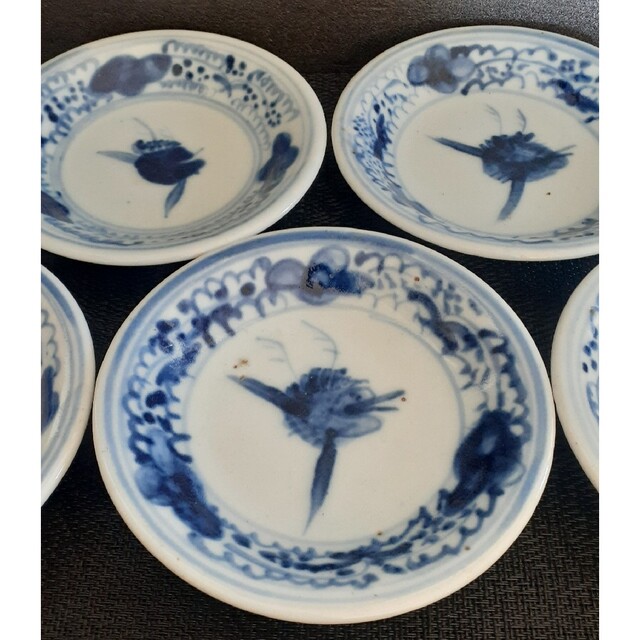 レトロな小皿5枚。多分江戸後期みじん唐草裏文字あり。