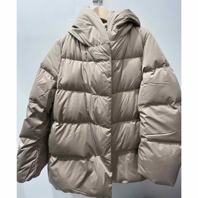 UNIQLO - ユニクロ パウダーフィールダウンショートコート ベージュの