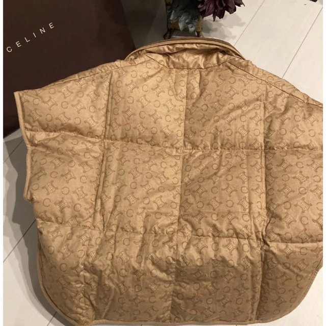 CELINE - 新品 未使用 CELINE マカダム柄 羽毛肩当て ダウンベスト