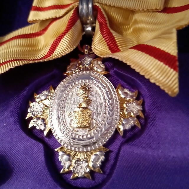 激レア 美品!】勲七等宝冠章 明治勲章 略章 化粧箱入 本物保証 勲章