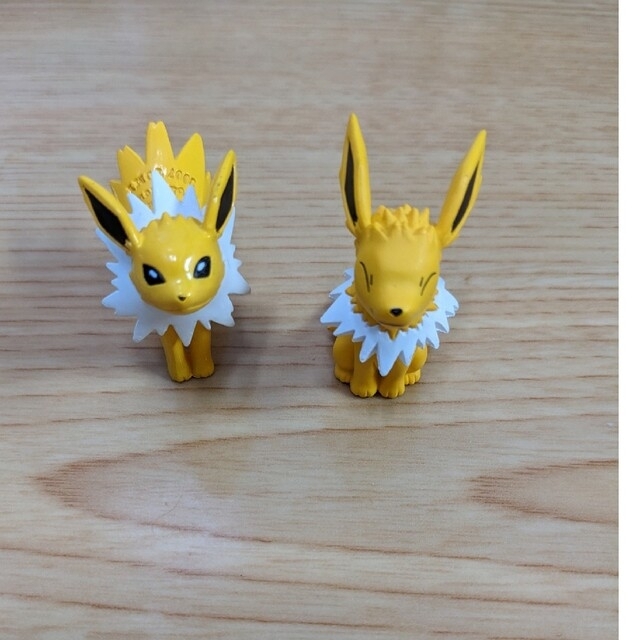 ポケモン モンコレ？サンダース フィギュア 2種類セット 廃の通販 by